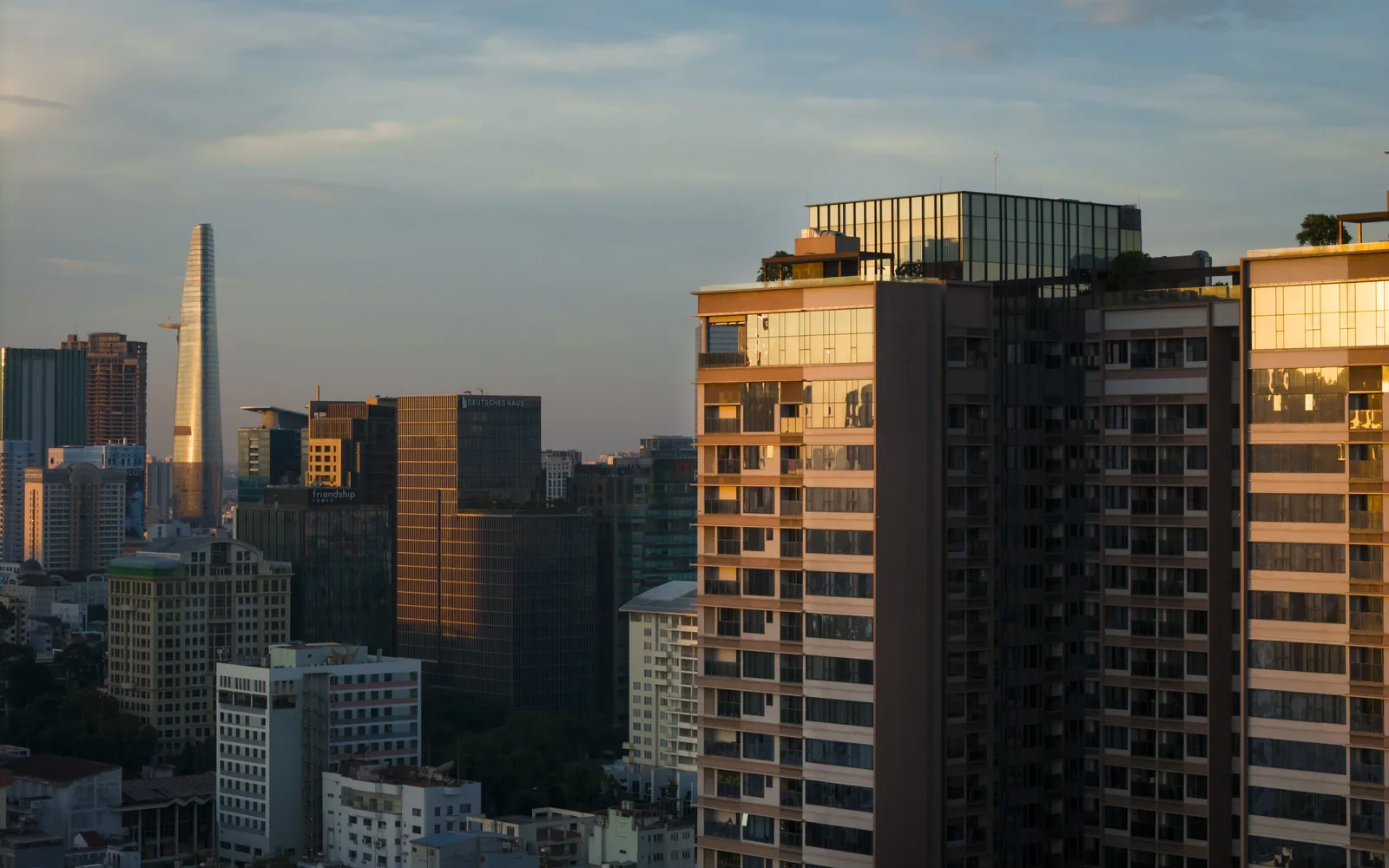 Vị Trí The Marq Quận 1: 29B Nguyễn Đình Chiểu Có Gì Đặc Biệt? 9 Dự án The Marq Quận 1 về đêm