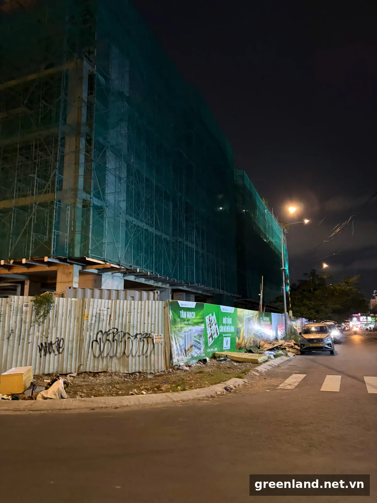 Tiến Độ Xây Dựng Bình Đăng Plaza Trên Quốc Lộ 50, Quận 8 23 Hàng rào công trường Bình Đăng Plaza với hình ảnh truyền thông Tâm Mạch Phồn Hoa và phối cảnh dự án