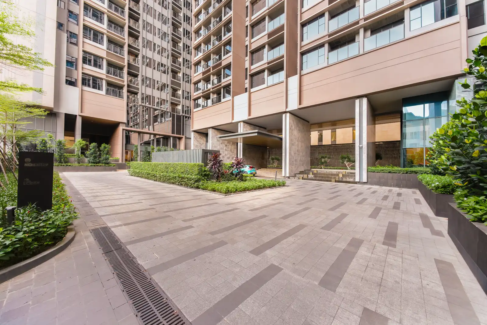 Chủ Đầu Tư The Marq Là Ai? Hongkong Land, Paramount & Hoa Lâm 19 Toàn cảnh dự án The Marq nhìn từ trên cao, Quận 1