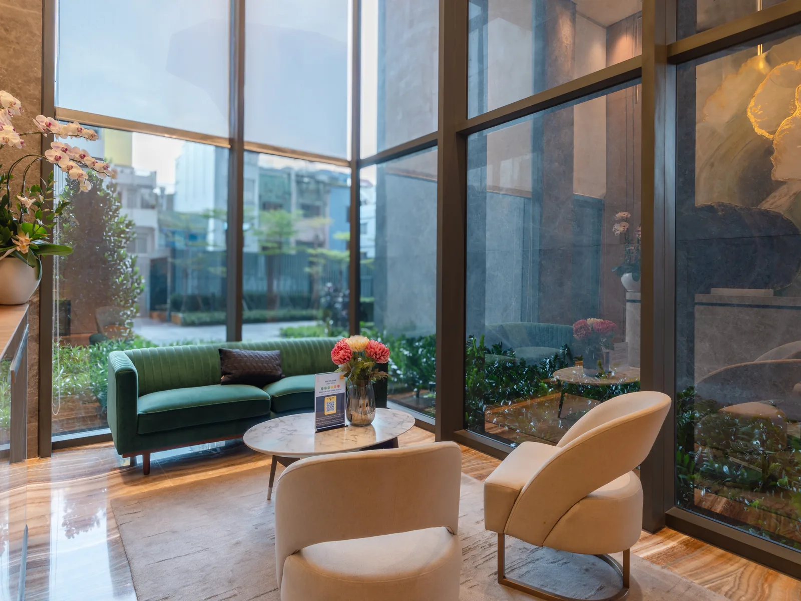 Giá trị cốt lõi 4 Sảnh căn hộ The Marq — nơi chuyên viên Green Land tiếp đón và dẫn khách tham quan