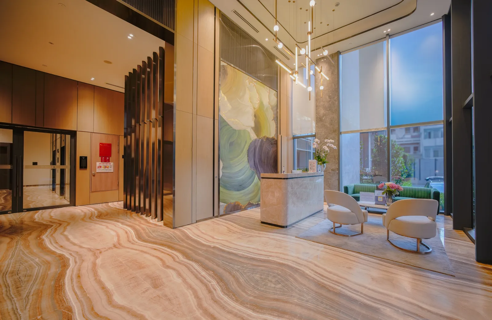 Tiện Ích The Marq Quận 1: Sky Club, Hồ Bơi Vô Cực & Trải Nghiệm Thực Tế 2026 34 Sảnh lobby The Marq
