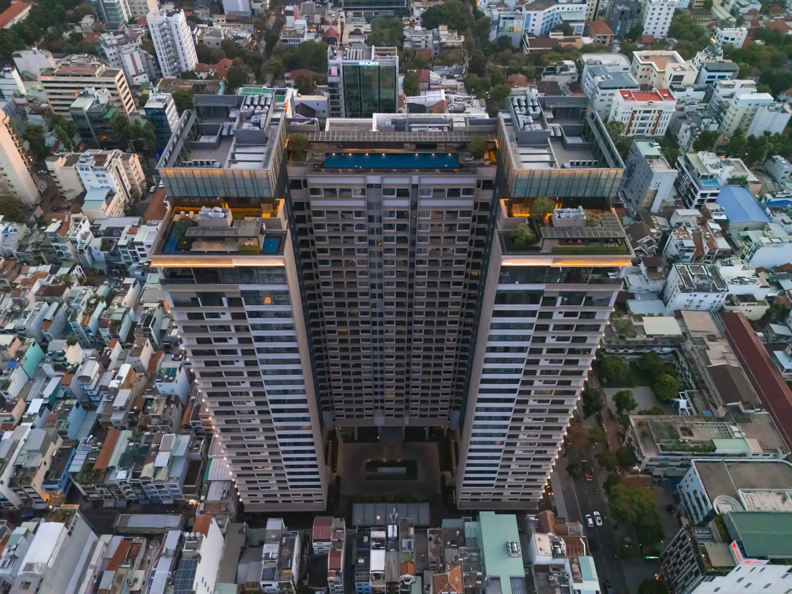 The Marq nhìn từ trên cao giữa khu Đa Kao Quận 1 The Marq nhìn từ trên cao giữa khu Đa Kao Quận 1